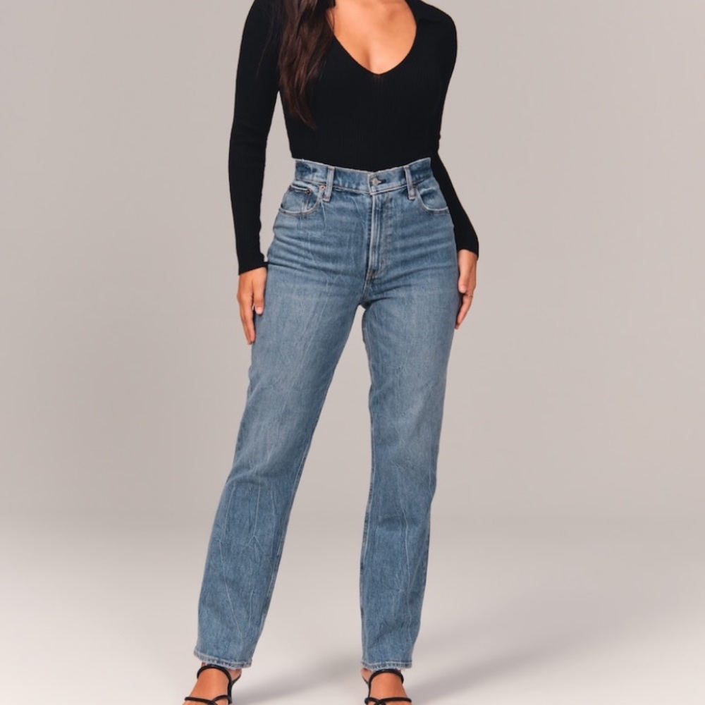 Abercrombie and Fitch Curve Love The 90s Straight Ultra High Rise Jeans